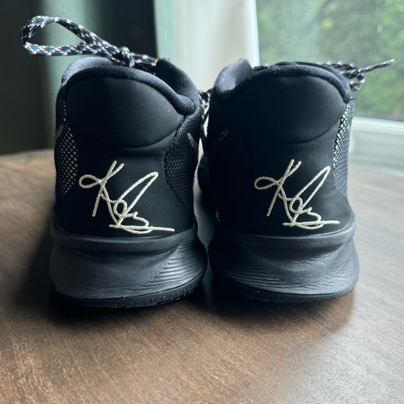 Nike Kyrie Irving Kyrie 7 GS - NBA Basketball Sneaker - Youth 5 (Ladies 6.5/7) - Picture 6 of 9